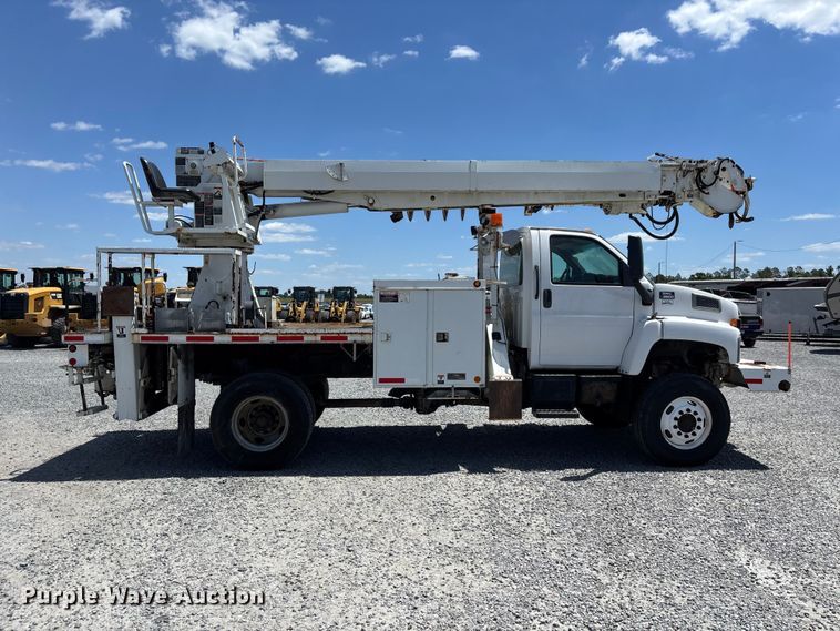 image for item YA3125 2007 GMC C8500 digger derrick truck