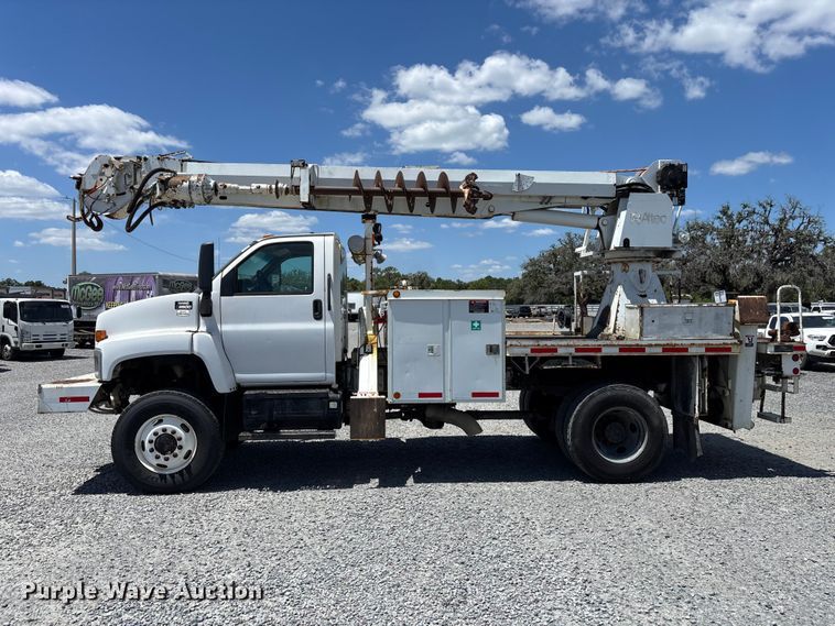 image for item YA3125 2007 GMC C8500 digger derrick truck