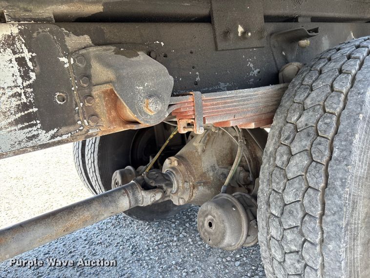 image for item YA3125 2007 GMC C8500 digger derrick truck