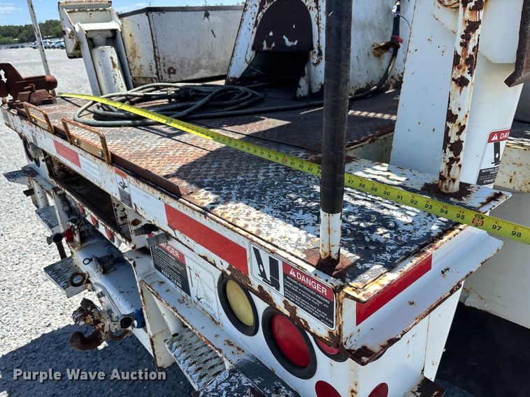 image for item YA3125 2007 GMC C8500 digger derrick truck