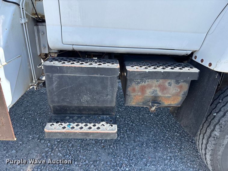 image for item YA3125 2007 GMC C8500 digger derrick truck