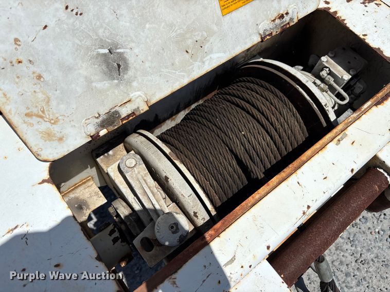 image for item YA3125 2007 GMC C8500 digger derrick truck