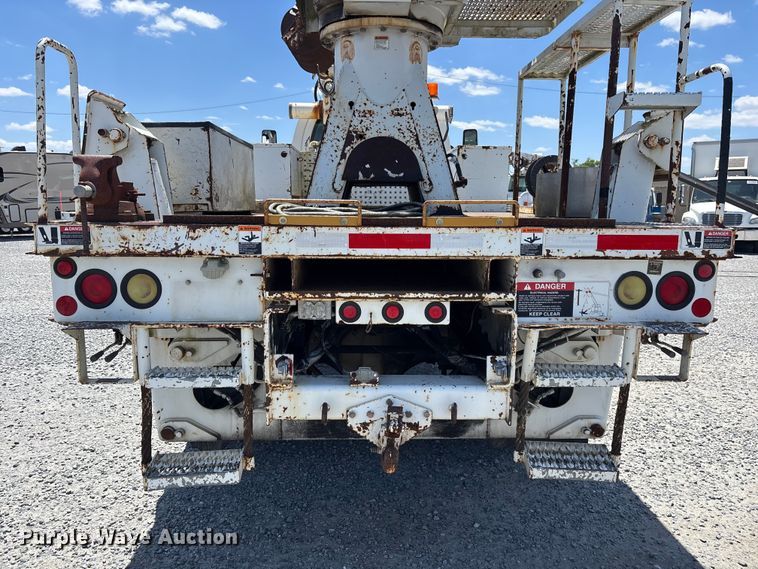 image for item YA3125 2007 GMC C8500 digger derrick truck