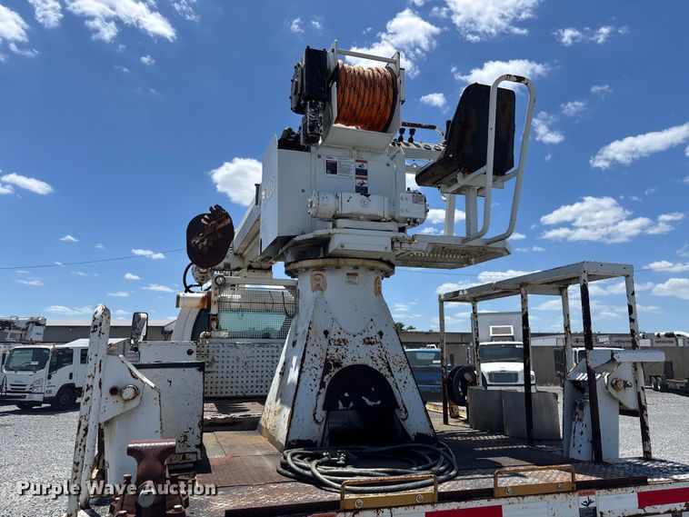 image for item YA3125 2007 GMC C8500 digger derrick truck