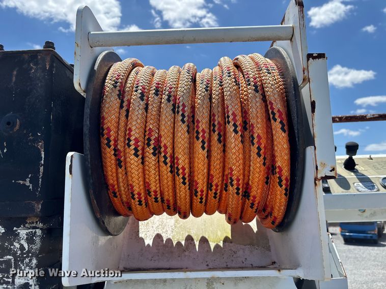 image for item YA3125 2007 GMC C8500 digger derrick truck