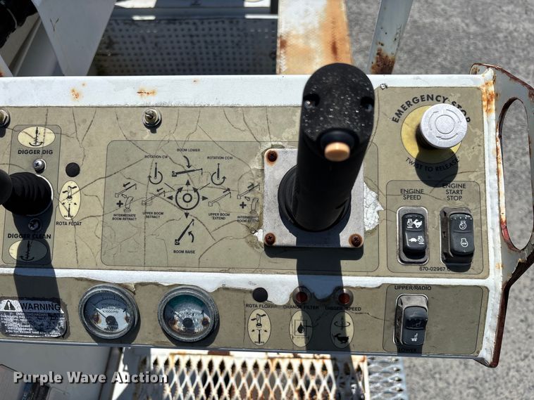 image for item YA3125 2007 GMC C8500 digger derrick truck