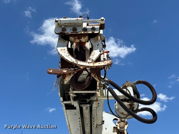 image for item YA3125 2007 GMC C8500 digger derrick truck