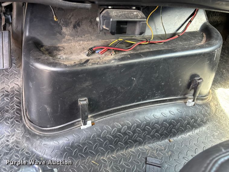 image for item YA3125 2007 GMC C8500 digger derrick truck