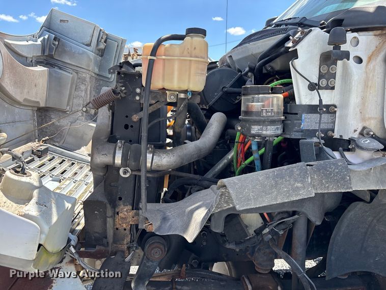 image for item YA3125 2007 GMC C8500 digger derrick truck