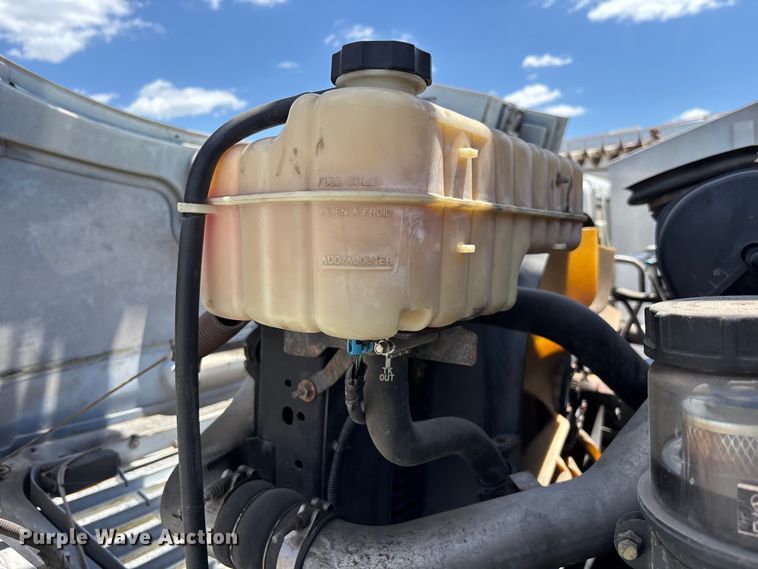 image for item YA3125 2007 GMC C8500 digger derrick truck