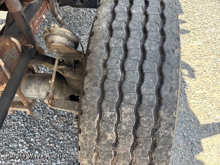 image for item YA3125 2007 GMC C8500 digger derrick truck