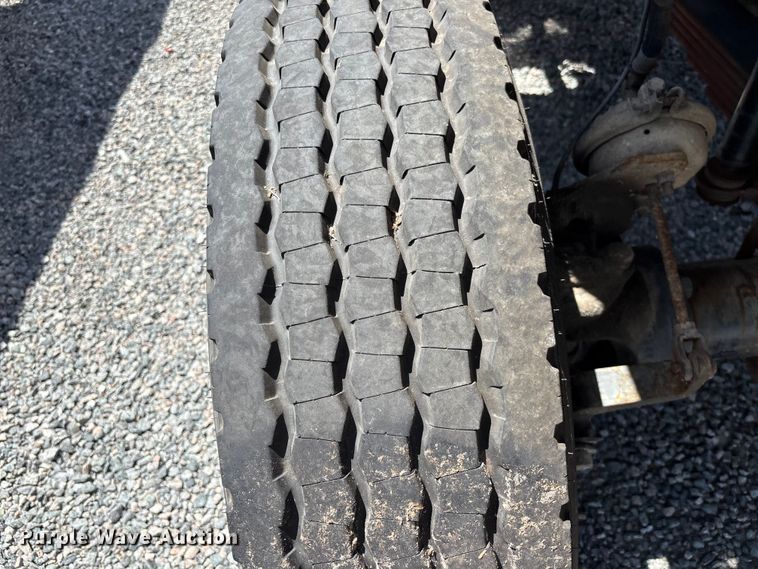 image for item YA3125 2007 GMC C8500 digger derrick truck