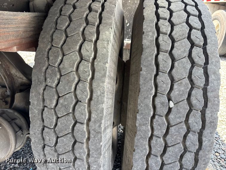 image for item YA3125 2007 GMC C8500 digger derrick truck