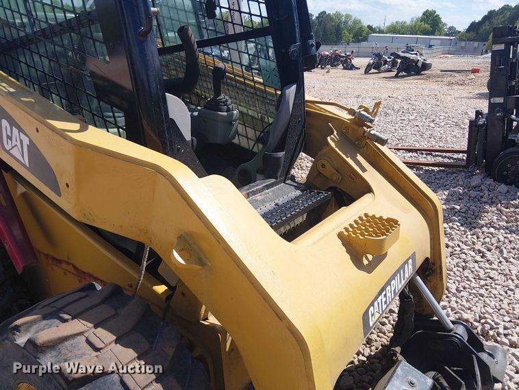 image for item YA3147 2012 Caterpillar 246C skid steer loader