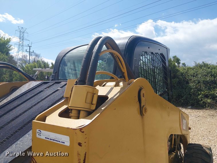 image for item YA3147 2012 Caterpillar 246C skid steer loader