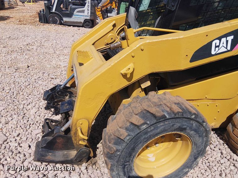 image for item YA3147 2012 Caterpillar 246C skid steer loader