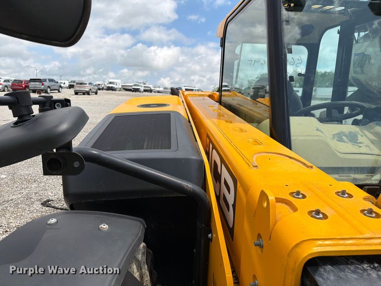 image for item YA3149 2023 JCB 525-60 telehandler