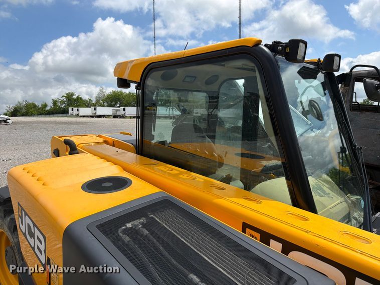 image for item YA3149 2023 JCB 525-60 telehandler