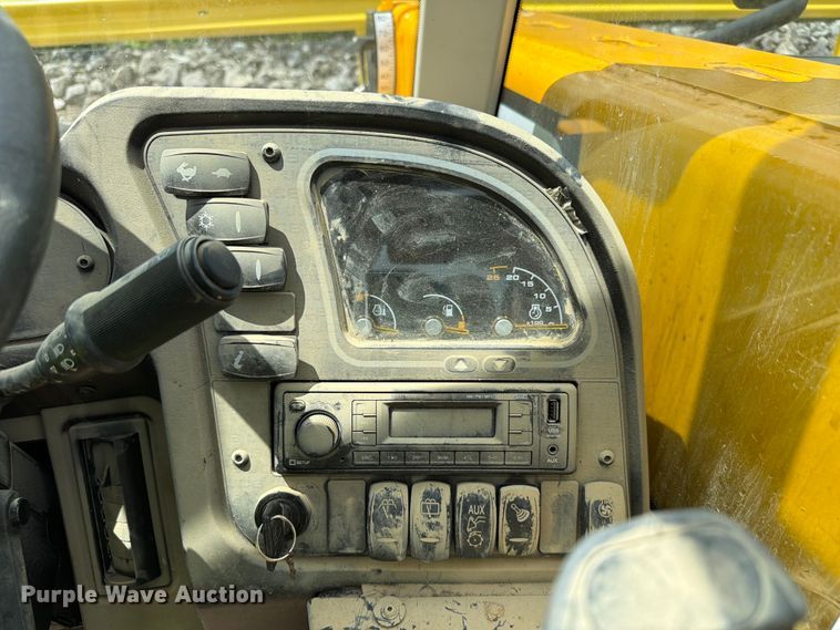 image for item YA3149 2023 JCB 525-60 telehandler
