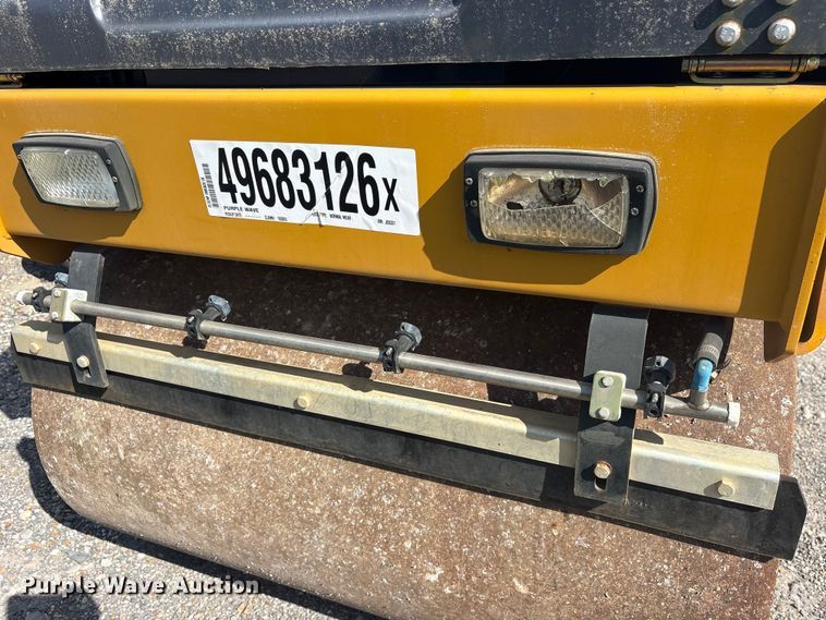 image for item YA3265 2021 XCMG XMR303S double drum vibratory roller