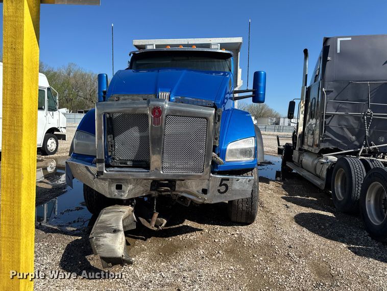 image for item YA3275 2015 Kenworth T880 dump truck