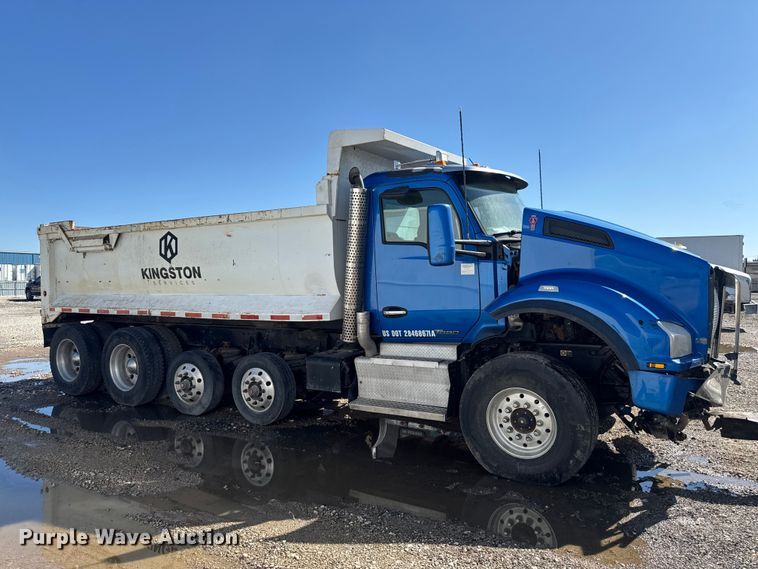 image for item YA3275 2015 Kenworth T880 dump truck