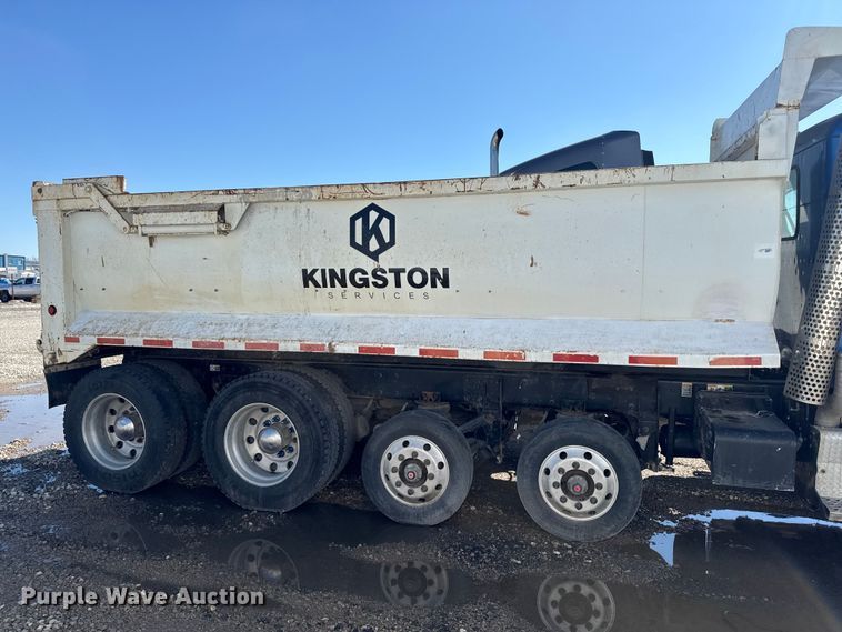 image for item YA3275 2015 Kenworth T880 dump truck