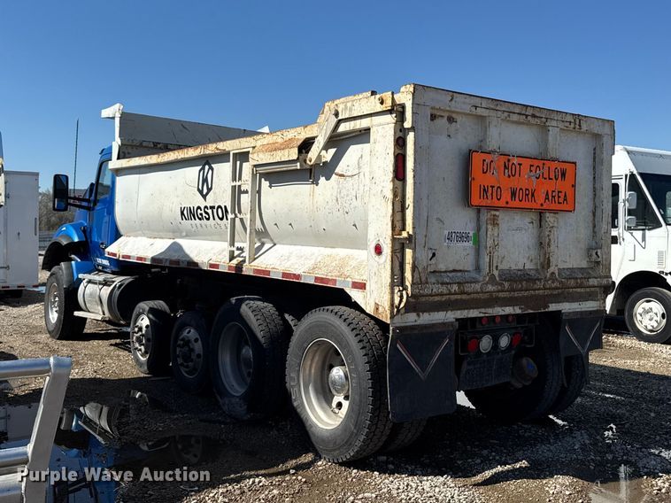 image for item YA3275 2015 Kenworth T880 dump truck