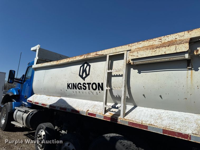 image for item YA3275 2015 Kenworth T880 dump truck