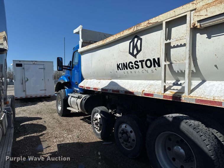 image for item YA3275 2015 Kenworth T880 dump truck
