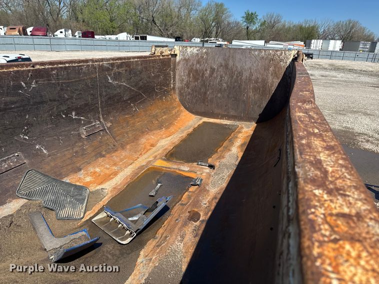 image for item YA3275 2015 Kenworth T880 dump truck