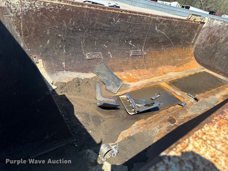 image for item YA3275 2015 Kenworth T880 dump truck