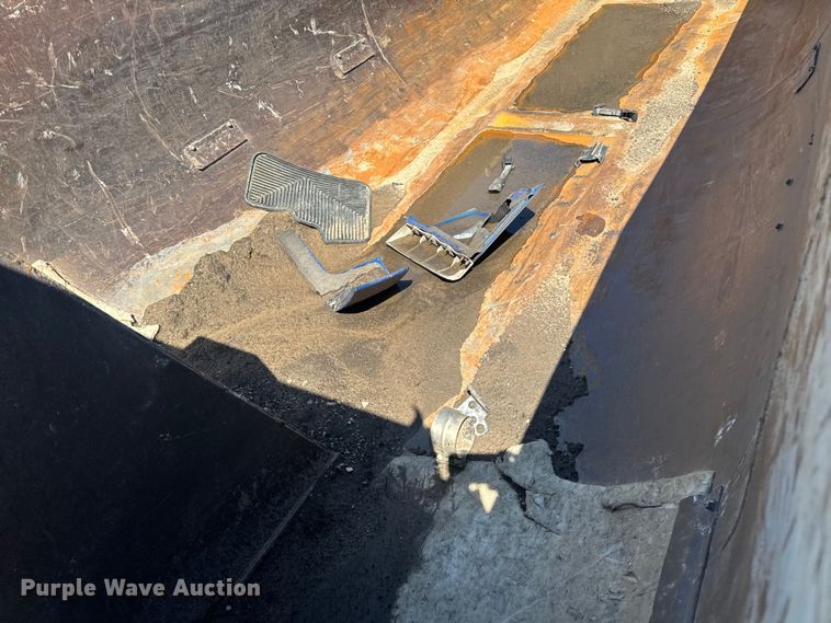 image for item YA3275 2015 Kenworth T880 dump truck