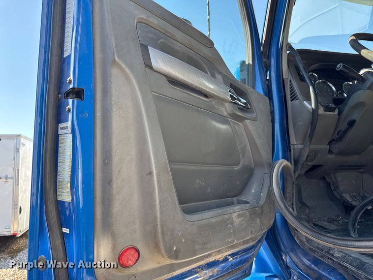 image for item YA3275 2015 Kenworth T880 dump truck