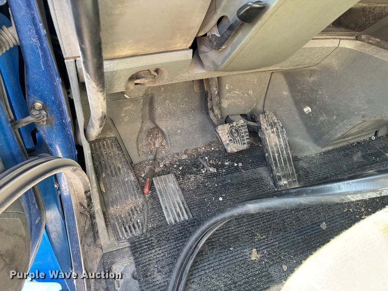 image for item YA3275 2015 Kenworth T880 dump truck