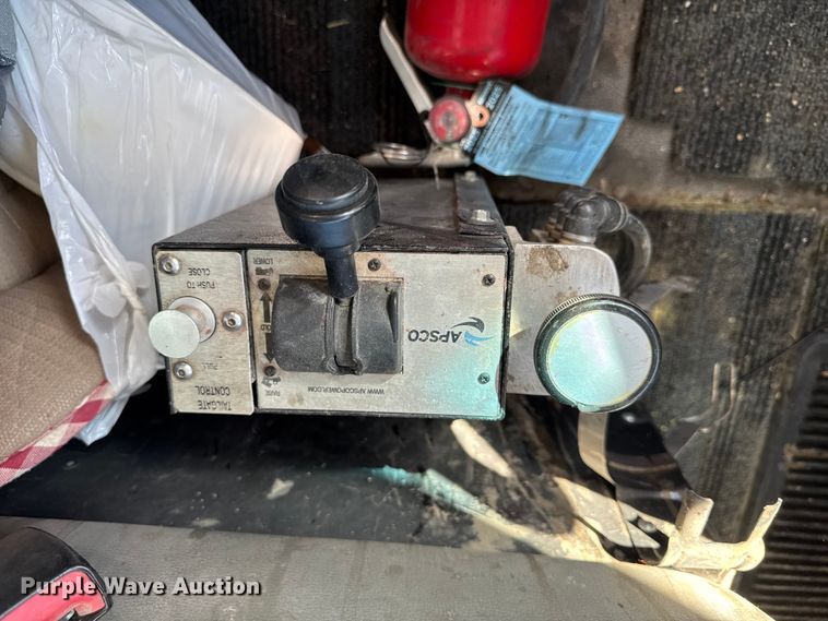 image for item YA3275 2015 Kenworth T880 dump truck