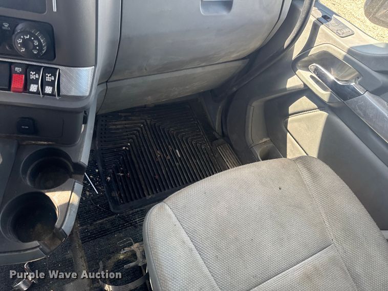 image for item YA3275 2015 Kenworth T880 dump truck