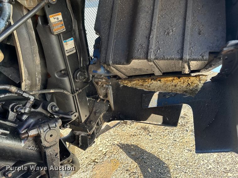 image for item YA3275 2015 Kenworth T880 dump truck