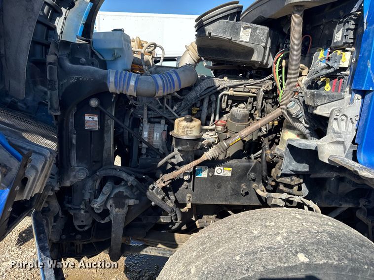 image for item YA3275 2015 Kenworth T880 dump truck