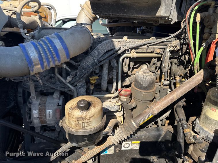 image for item YA3275 2015 Kenworth T880 dump truck