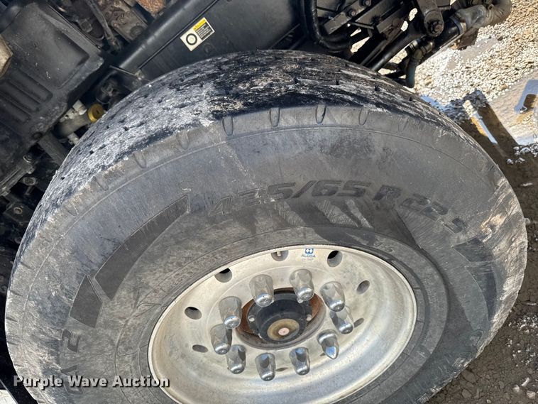 image for item YA3275 2015 Kenworth T880 dump truck