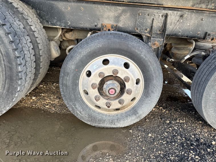 image for item YA3275 2015 Kenworth T880 dump truck