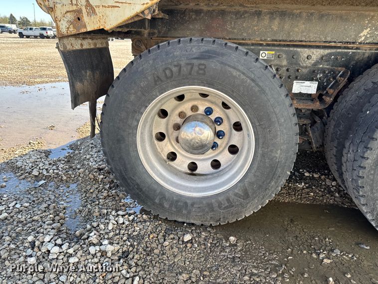 image for item YA3275 2015 Kenworth T880 dump truck