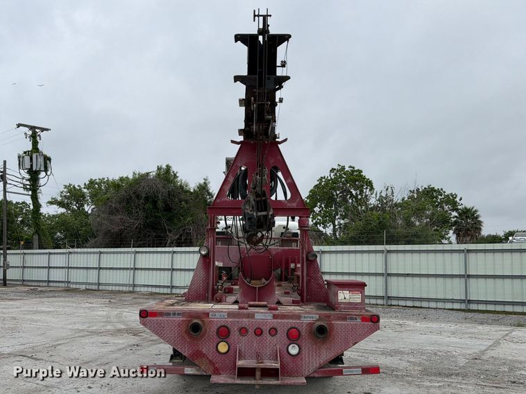 image for item YA3362 2015 Peterbilt 365 crane truck