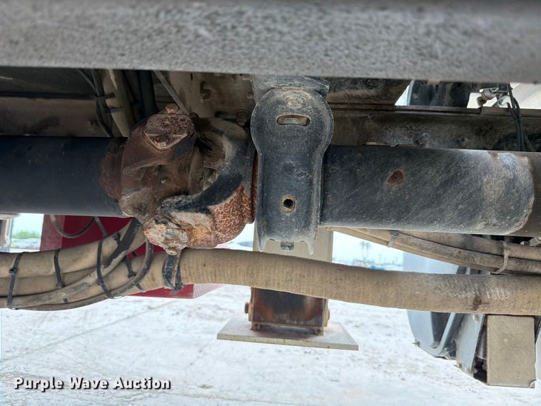 image for item YA3362 2015 Peterbilt 365 crane truck