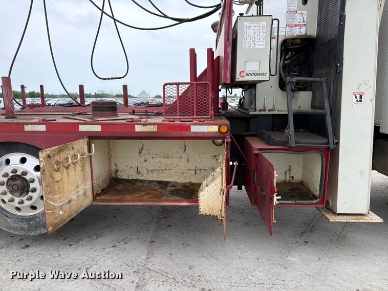 image for item YA3362 2015 Peterbilt 365 crane truck
