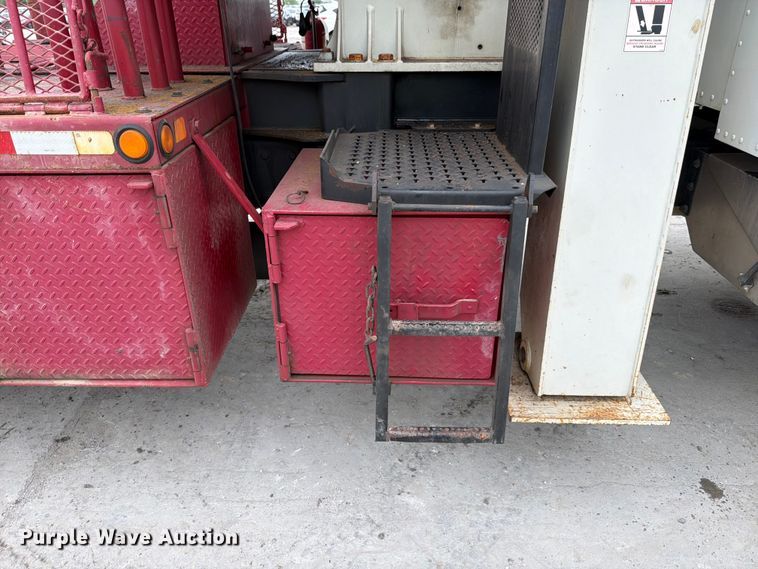 image for item YA3362 2015 Peterbilt 365 crane truck