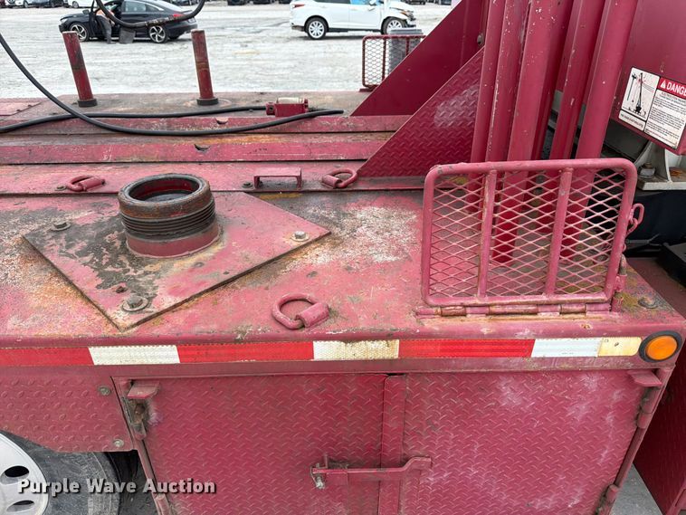 image for item YA3362 2015 Peterbilt 365 crane truck