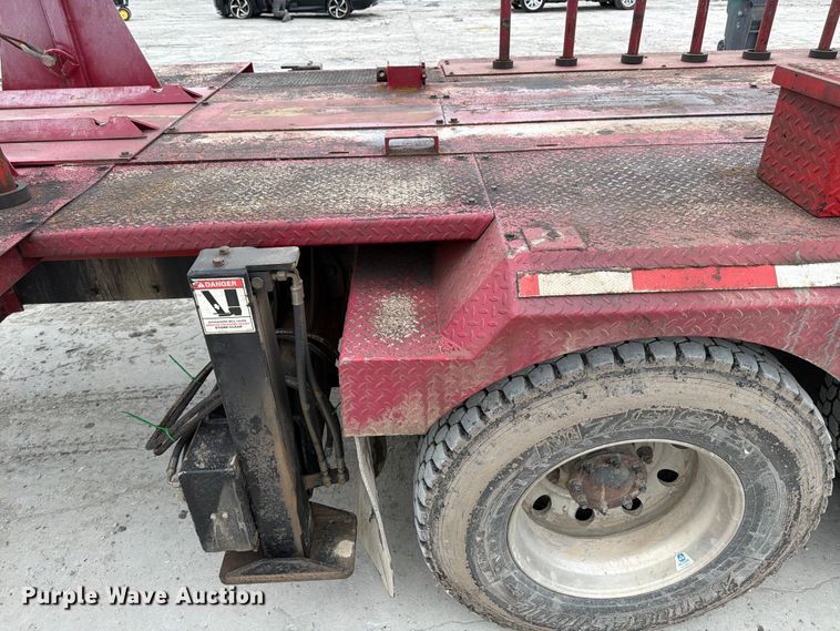 image for item YA3362 2015 Peterbilt 365 crane truck