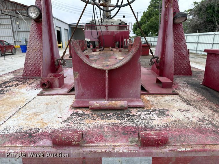 image for item YA3362 2015 Peterbilt 365 crane truck